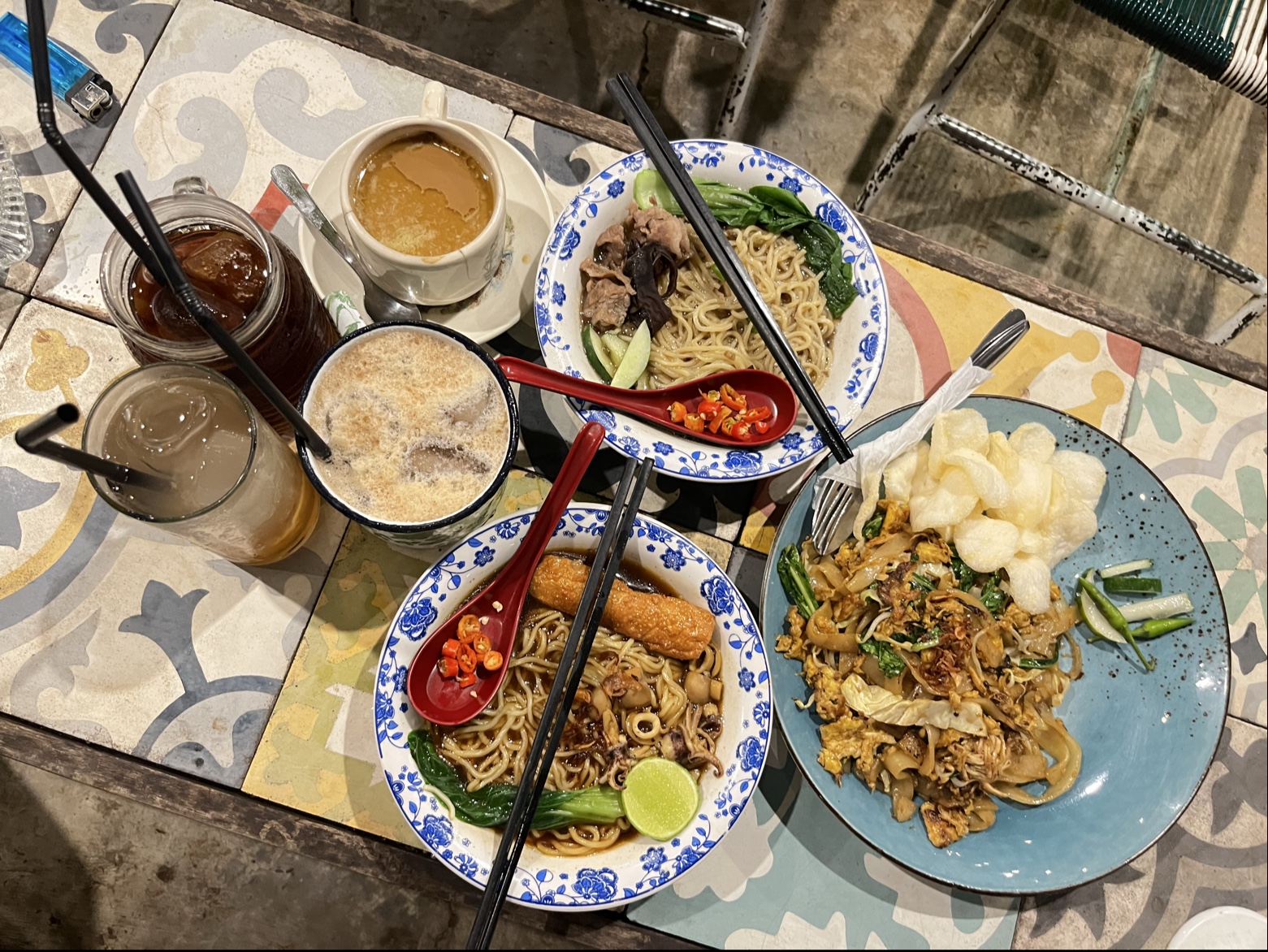 Suasana CONWAY Coffee space — dokumentasi pengunjung